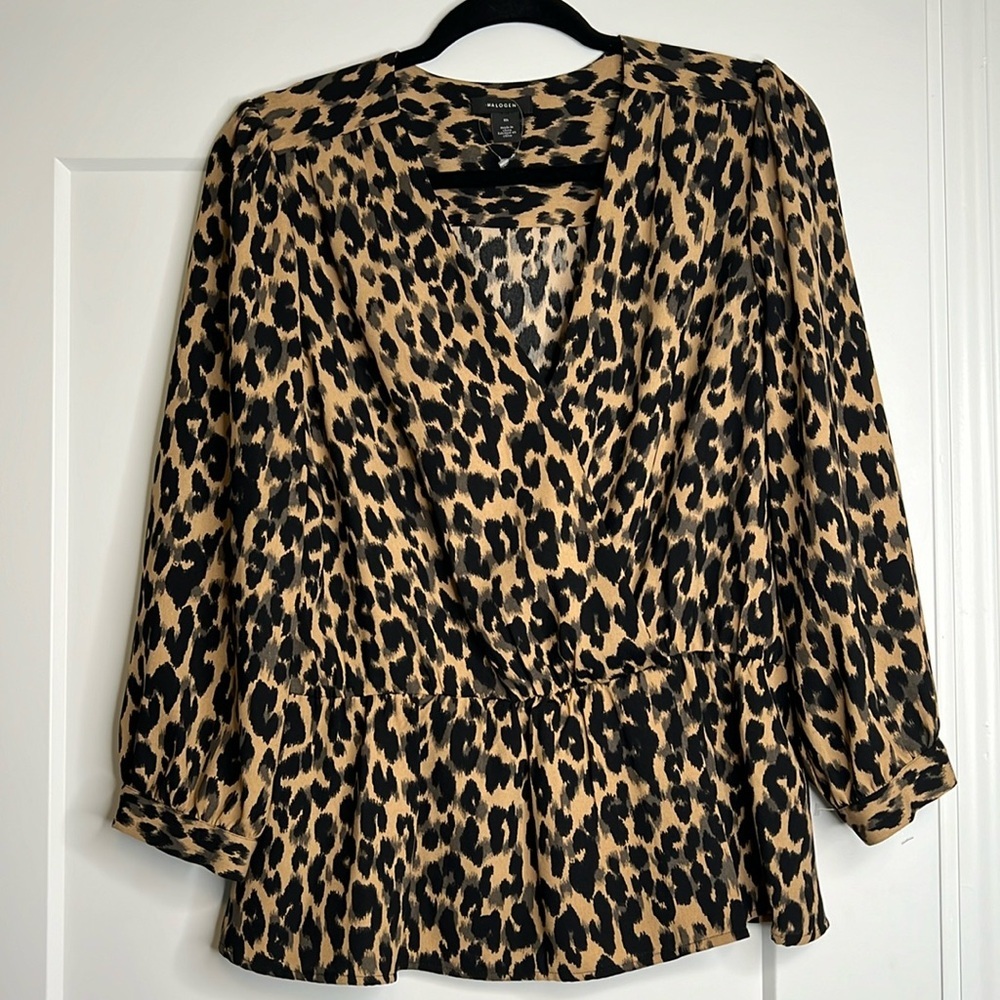 Halogen Leopard Peplum Faux Wrap‎ Top - M